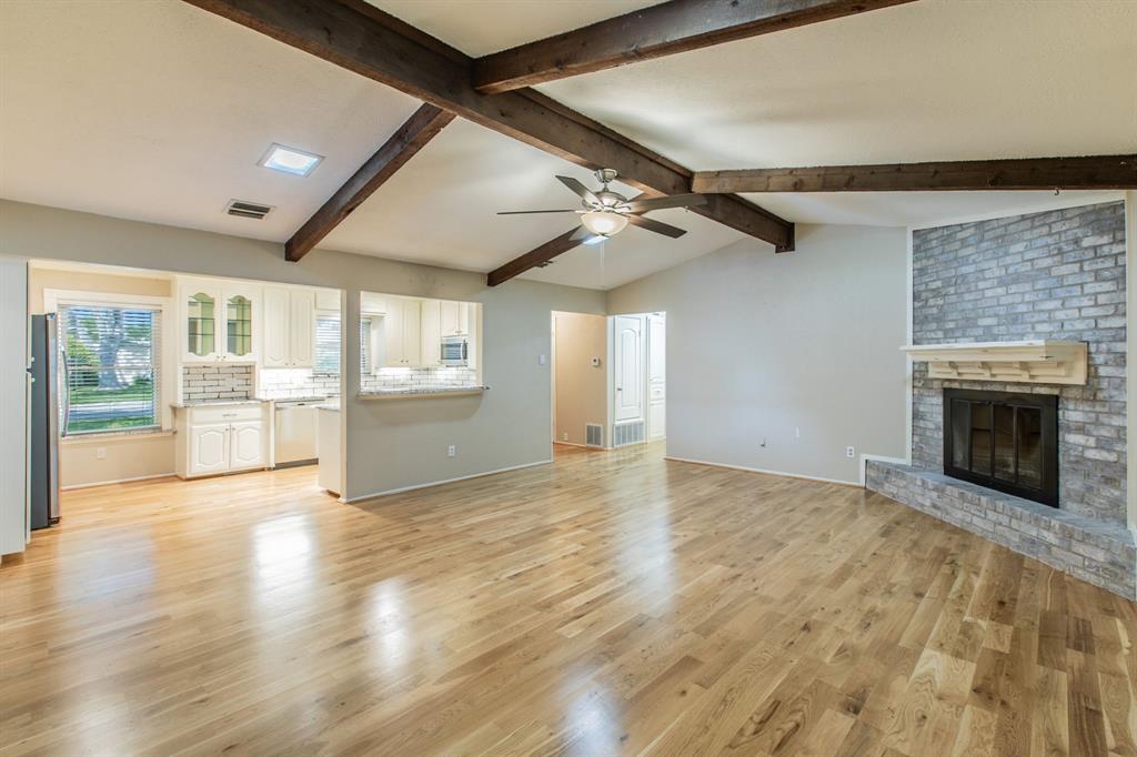 241 Travis Lane Hewitt, TX 76643 - Photo 6 of 26