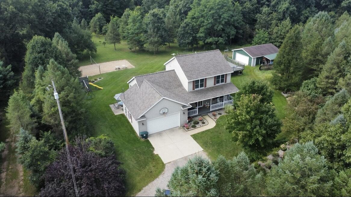 10038 Riley Lane Greenville, MI 48838 - Photo 3 of 35 image_6487327 (2)