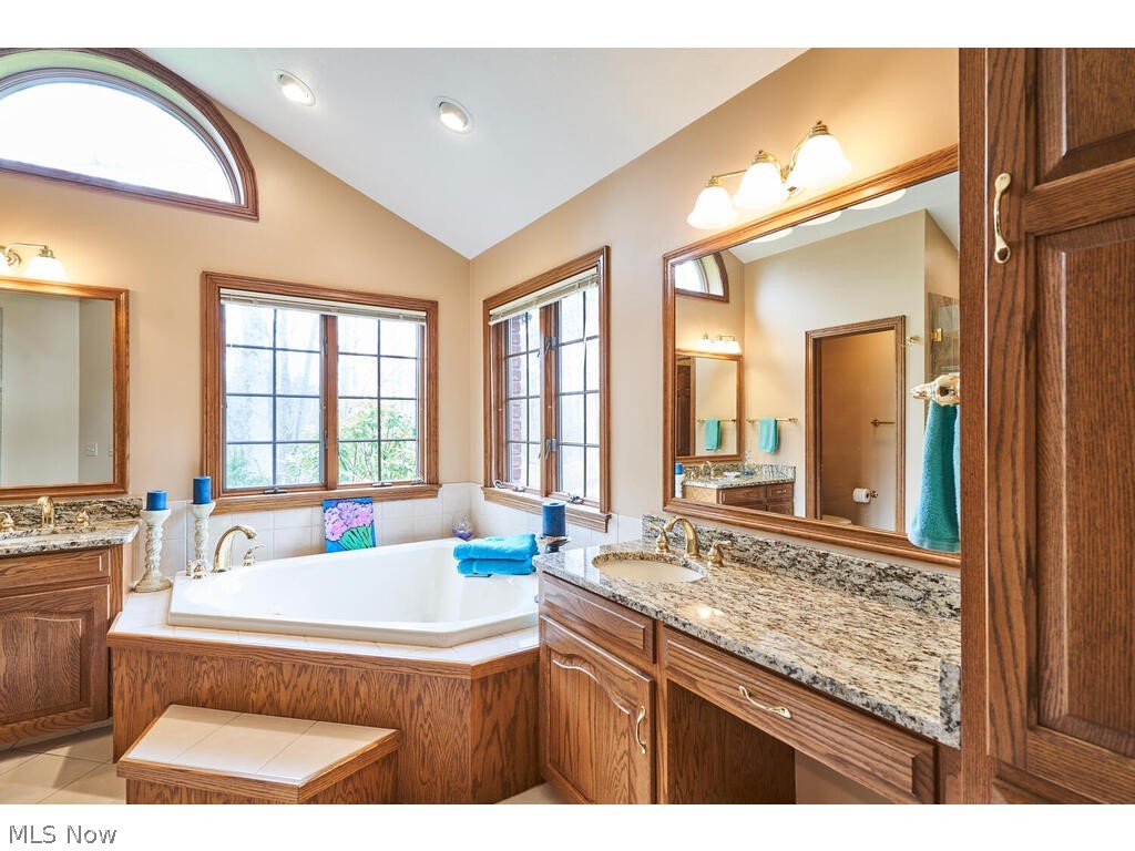 4808 Pin Oak Road Akron, OH 44333 - Photo 18 of 33