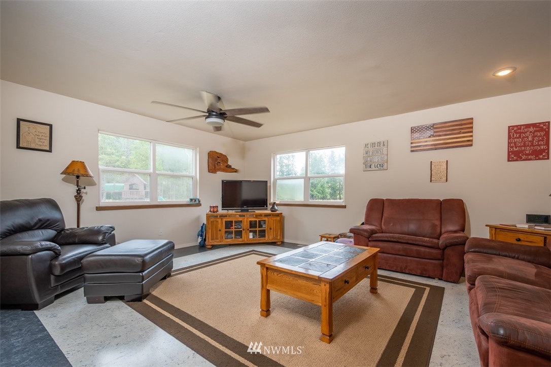 261 Gartner Road Winlock, WA 98596 - Photo 13 of 24