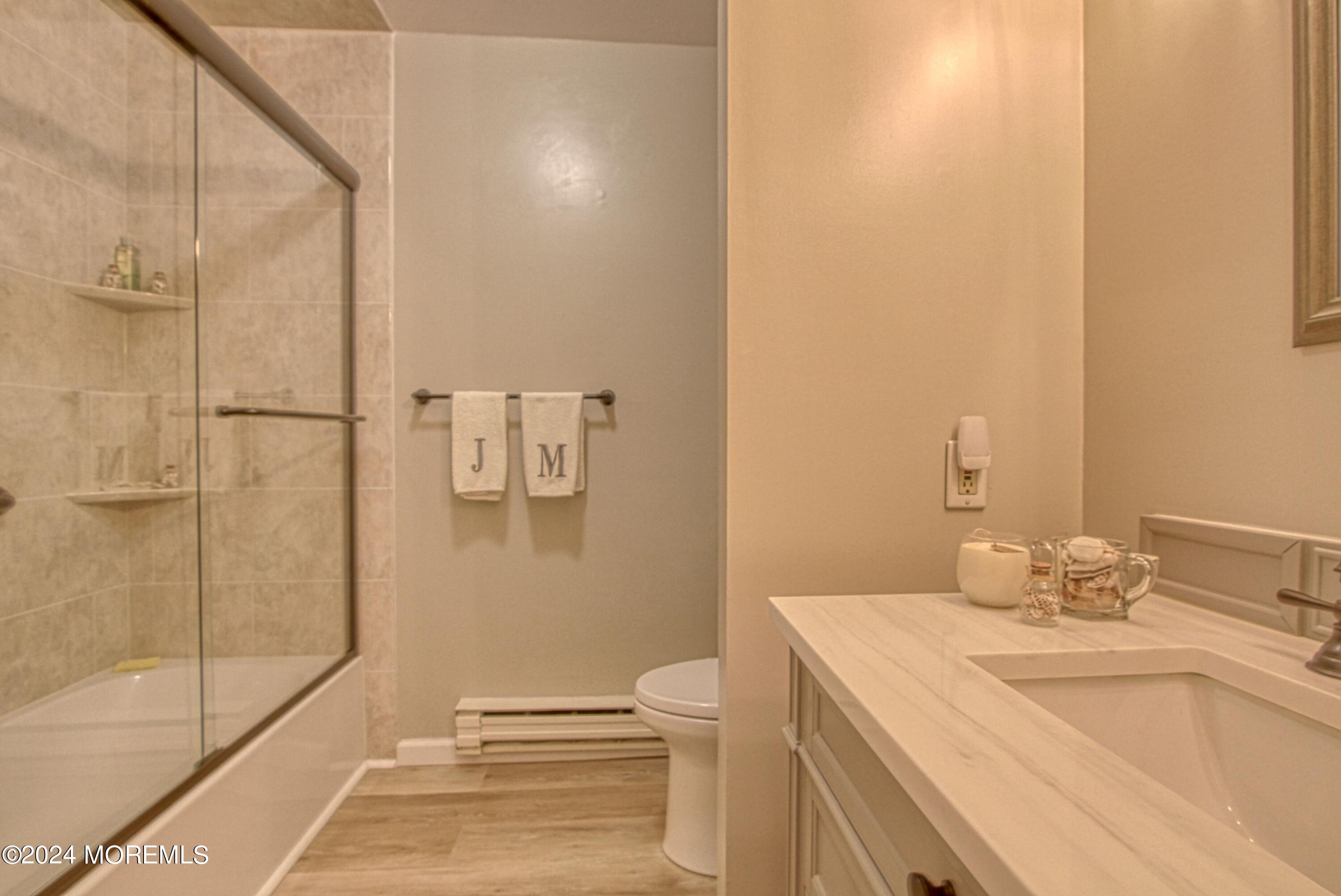17 Berkshire Road Whiting, NJ 08759 - Photo 10 of 23 2nd Bath