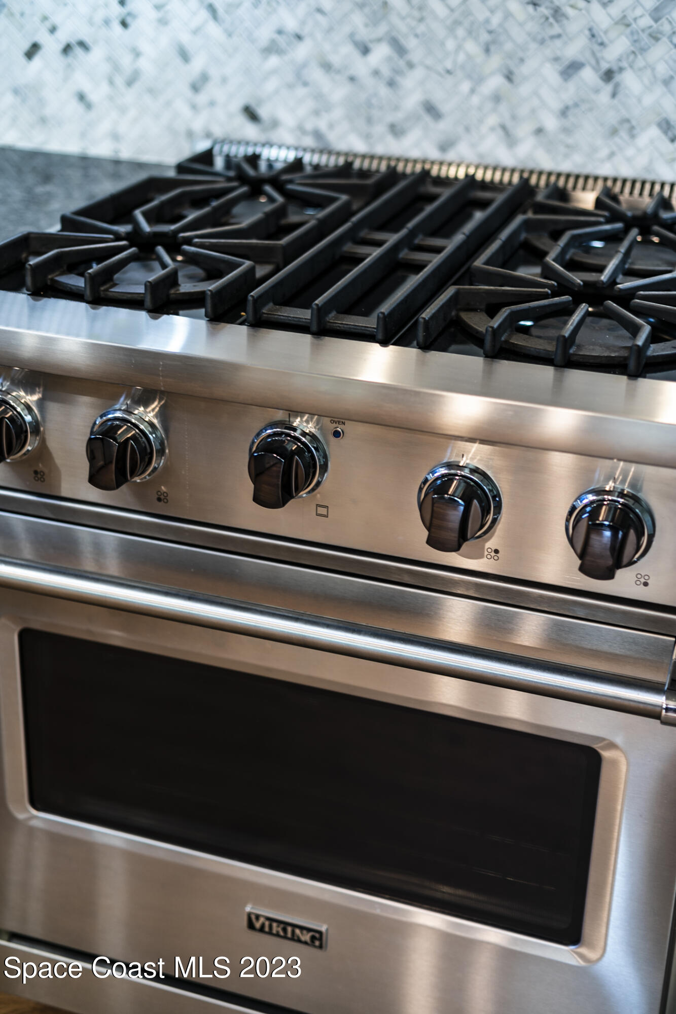 1428 Rose Court Melbourne, FL 32935 - Photo 28 of 78 a close view of stove top oven