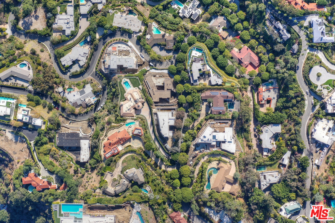 1200 Laurel Way Beverly Hills, CA 90210 - Photo 2 of 16