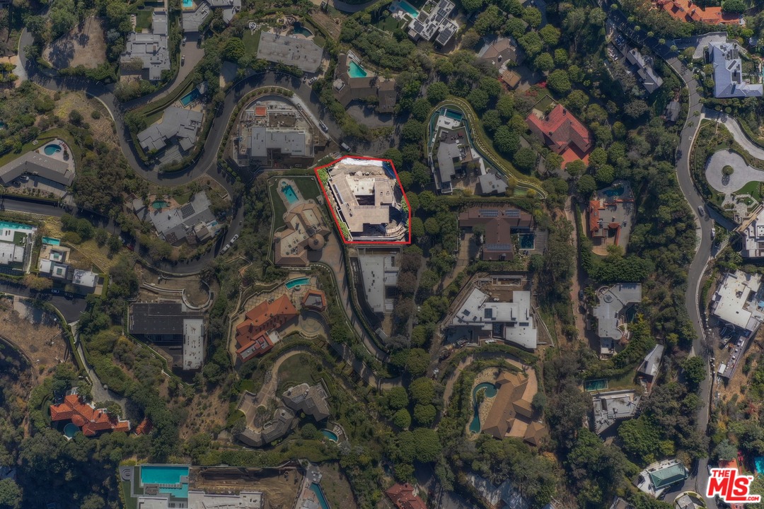 1200 Laurel Way Beverly Hills, CA 90210 - Photo 3 of 16 a city view