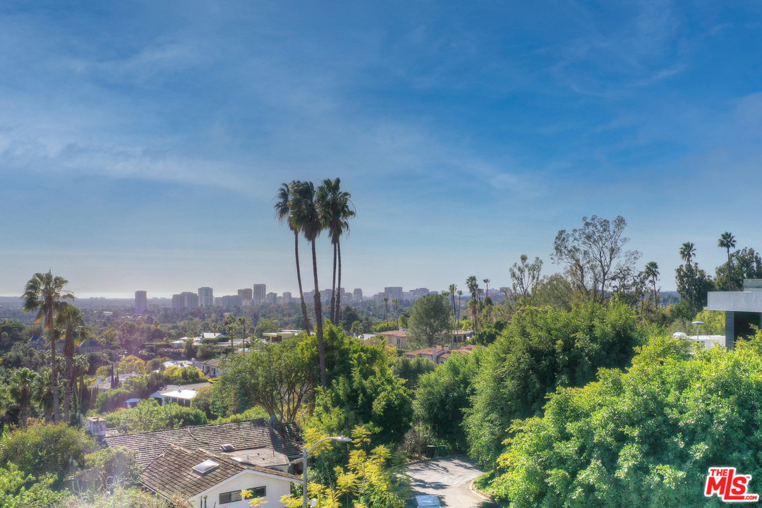 1200 Laurel Way Beverly Hills, CA 90210 - Photo 5 of 16 a view of a city