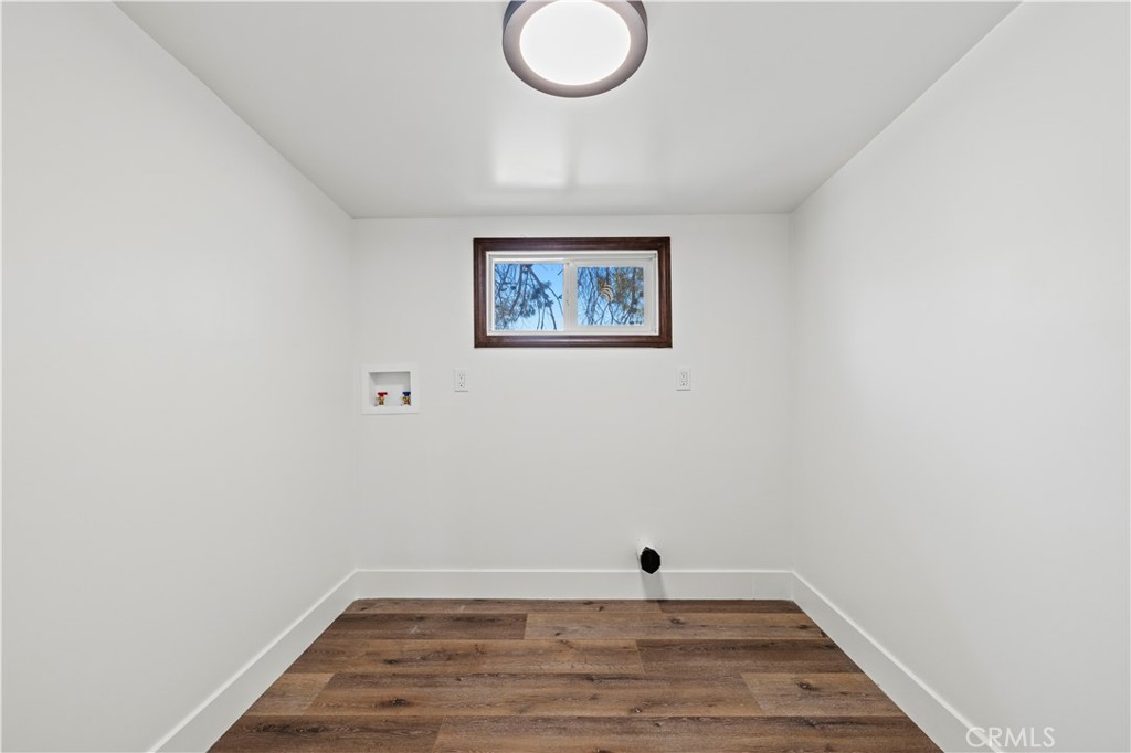 34717 Red Rover Mine Road Acton, CA 93510 - Photo 8 of 24 Primary House Washer / Dryer Room