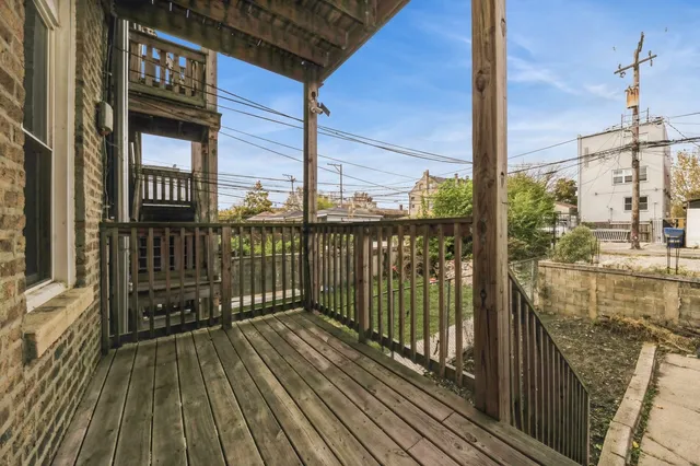 $1,350 | 2242 West 19th Street, Unit 1R, Chicago, IL 60608