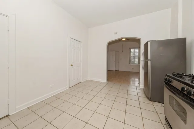 $1,350 | 2242 West 19th Street, Unit 1R, Chicago, IL 60608