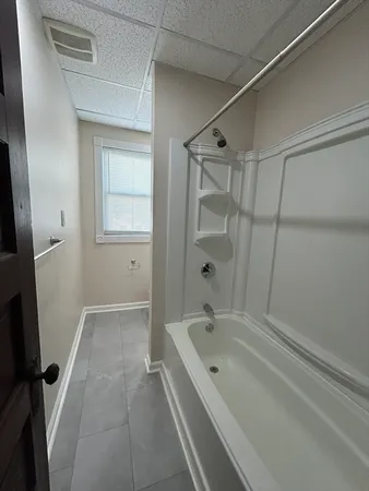 $1,700 | 345 Earle Street, Unit 2, New Bedford, MA 02746