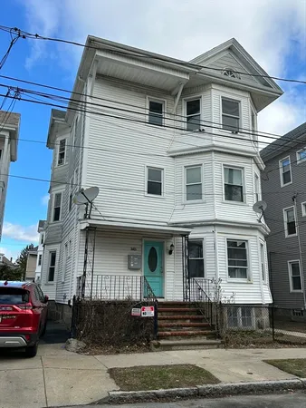 $1,700 | 345 Earle Street, Unit 2, New Bedford, MA 02746