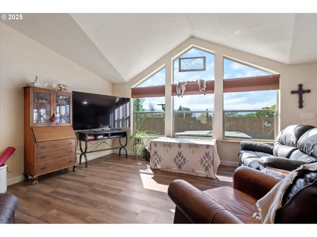 $579,000 | 475 Washington Avenue, Baker City, OR 97814