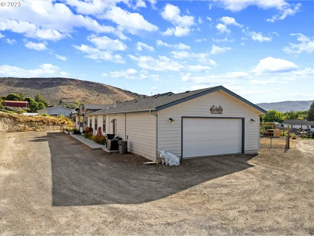 $579,000 | 475 Washington Avenue, Baker City, OR 97814