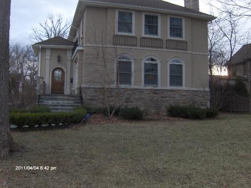 910 Vernon Avenue Glencoe, IL 60022 - Photo 1 of 1