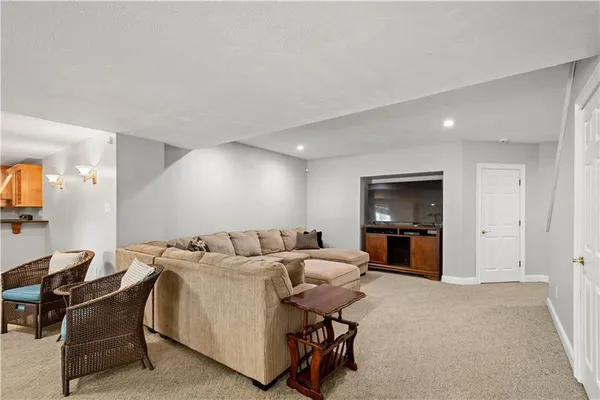 $950,000 | 2333 Southampton Drive, Pittsburgh, PA 15241