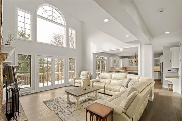 $950,000 | 2333 Southampton Drive, Pittsburgh, PA 15241