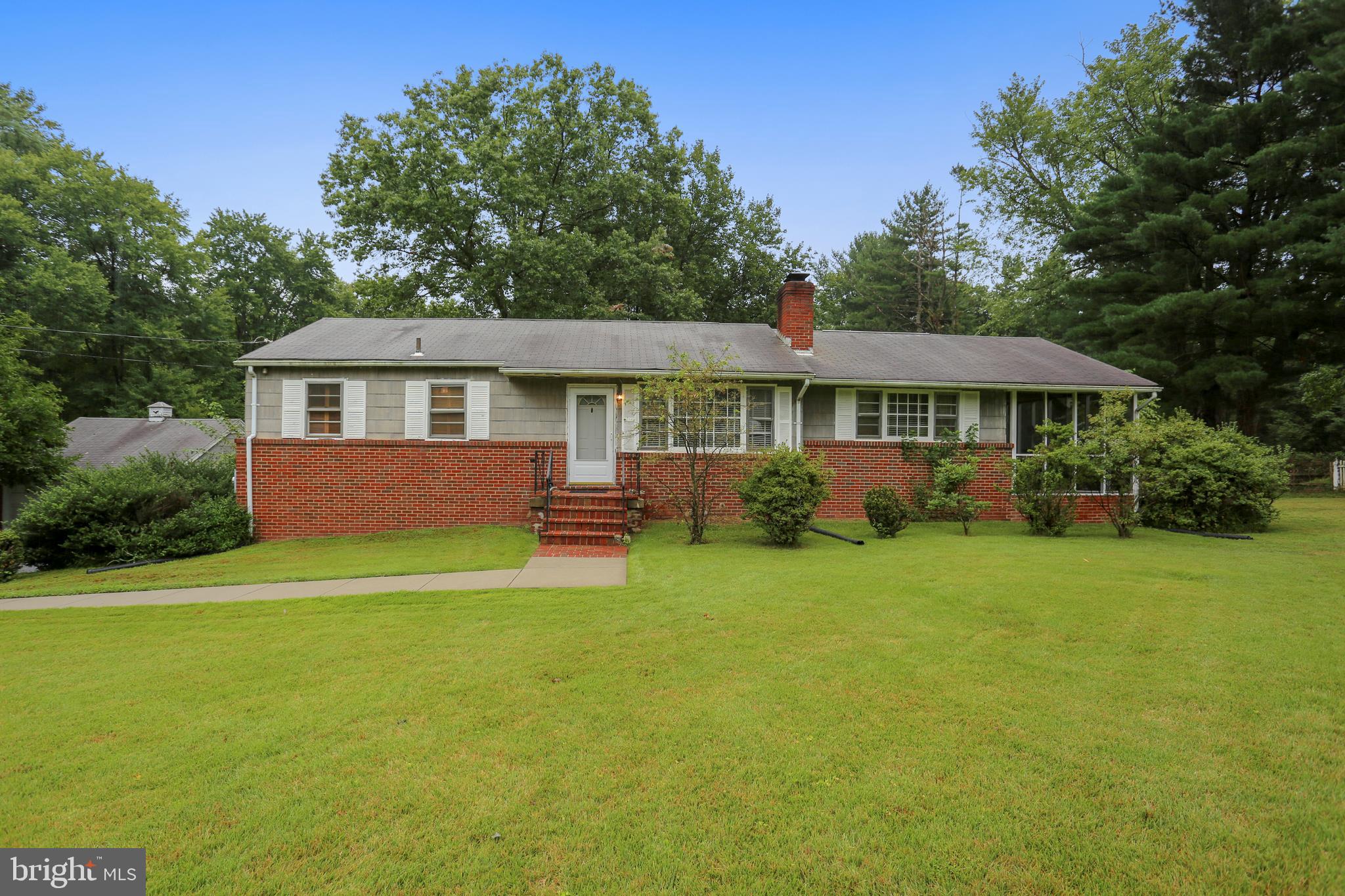 2122 Apple Tree Lane Silver Spring, MD 20905 - Photo 2 of 19
