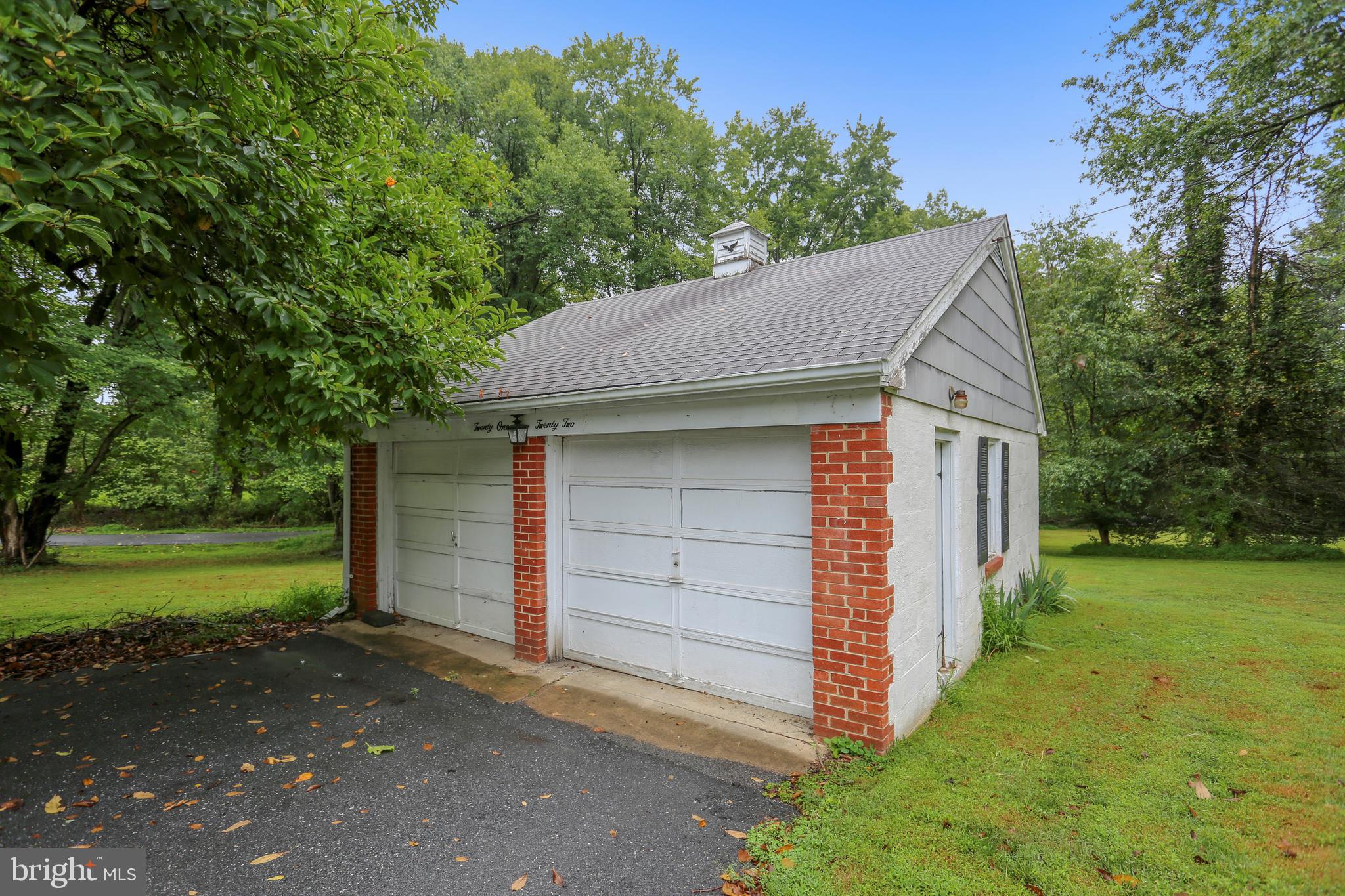 2122 Apple Tree Lane Silver Spring, MD 20905 - Photo 3 of 19 Detached Garage