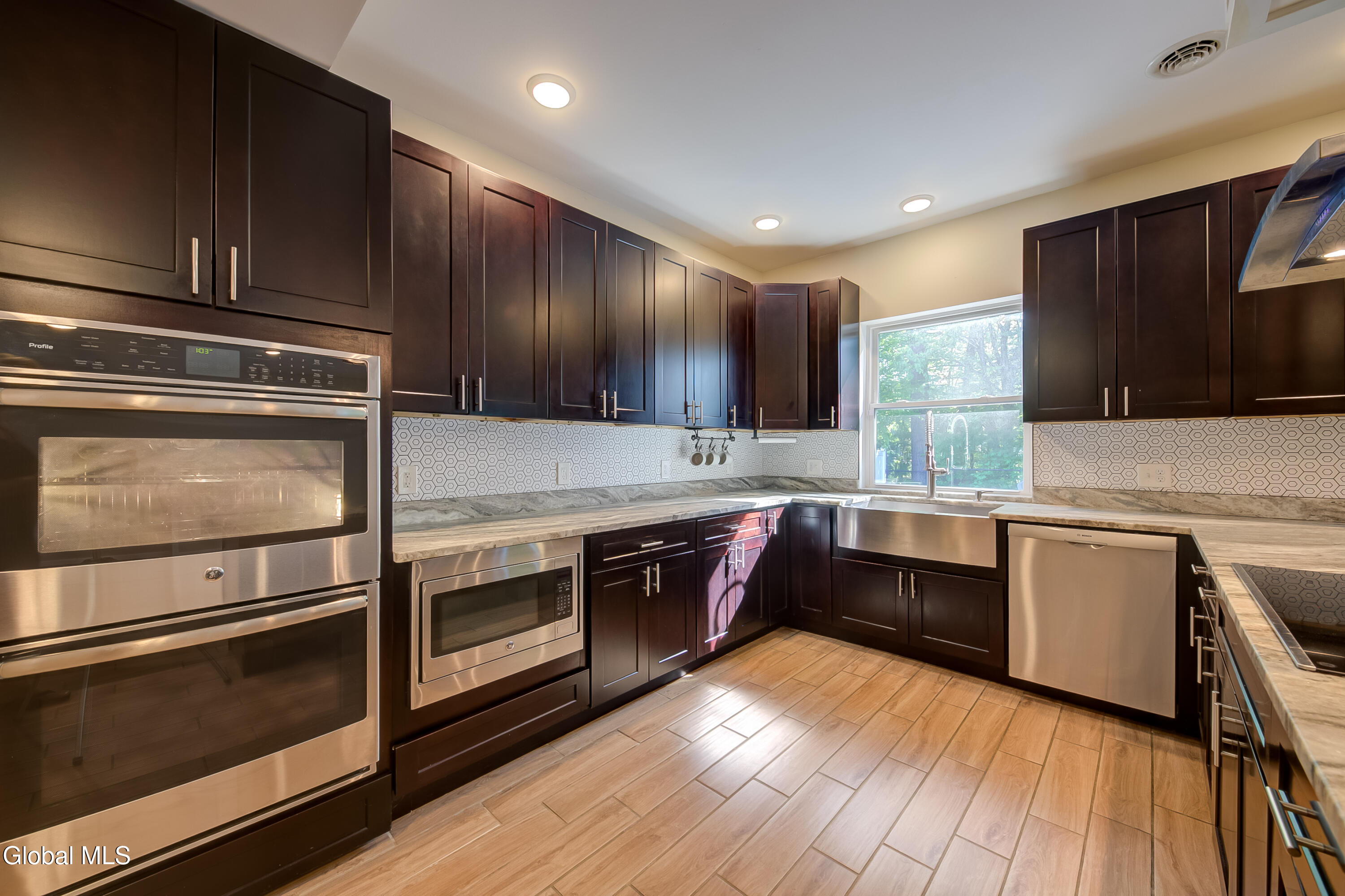 50 B Werner Road Halfmoon, NY 12065 - Photo 8 of 47 50B Werner-65