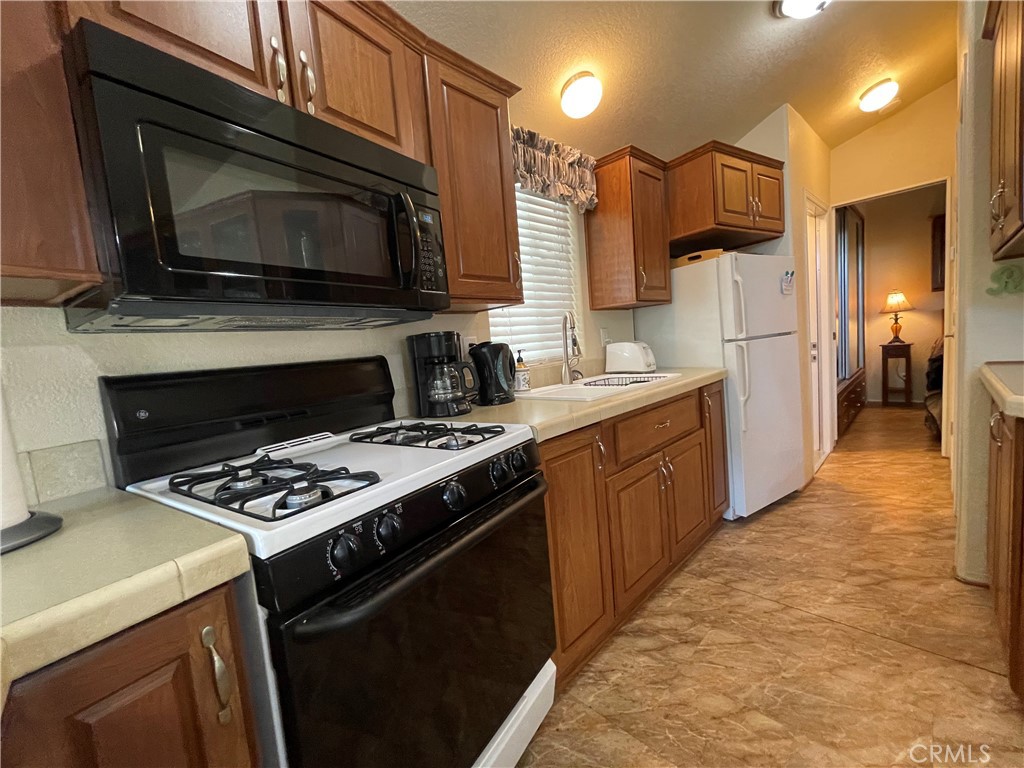 74711 Dillon Road, Unit 1025 Desert Hot Springs, CA 92241 - Photo 12 of 19