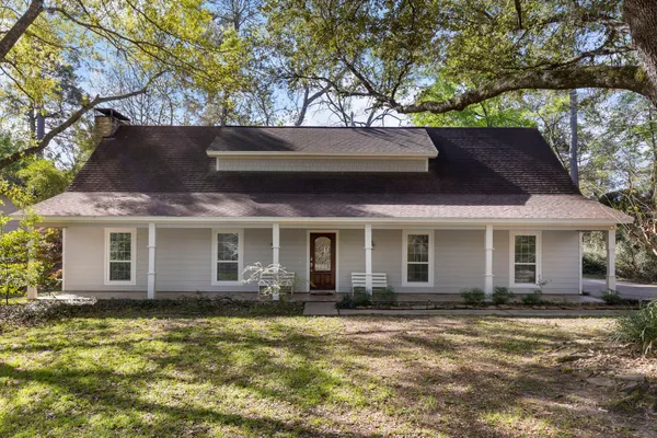 $455,000 | 1 Cape Chestnut Drive, The Woodlands, TX 77381