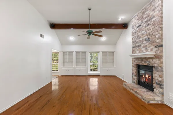 $455,000 | 1 Cape Chestnut Drive, The Woodlands, TX 77381