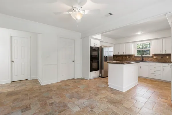 $455,000 | 1 Cape Chestnut Drive, The Woodlands, TX 77381