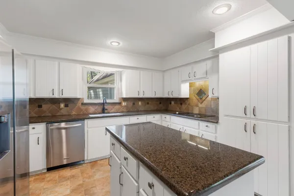 $455,000 | 1 Cape Chestnut Drive, The Woodlands, TX 77381