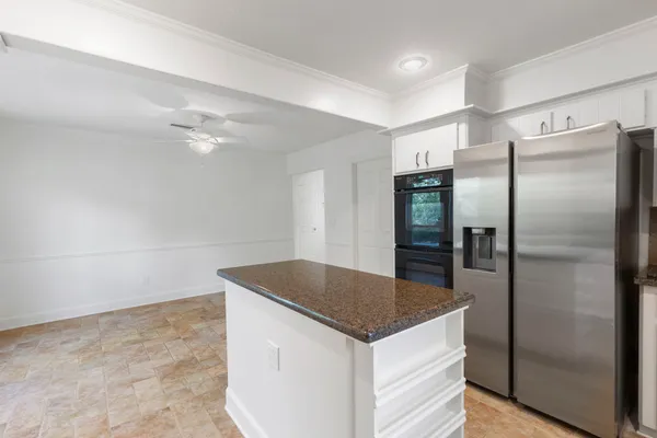 $455,000 | 1 Cape Chestnut Drive, The Woodlands, TX 77381