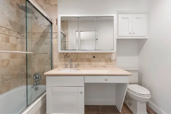 $455,000 | 1 Cape Chestnut Drive, The Woodlands, TX 77381