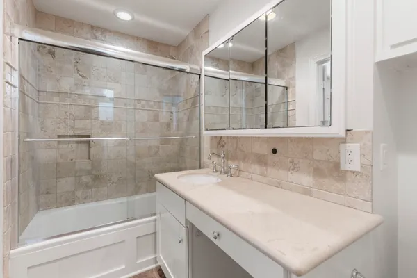 $455,000 | 1 Cape Chestnut Drive, The Woodlands, TX 77381