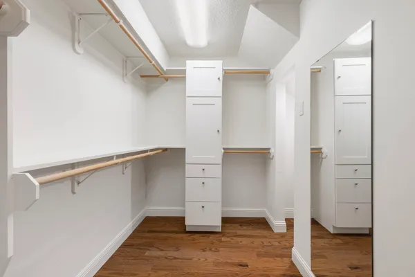 $455,000 | 1 Cape Chestnut Drive, The Woodlands, TX 77381