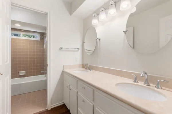 $455,000 | 1 Cape Chestnut Drive, The Woodlands, TX 77381