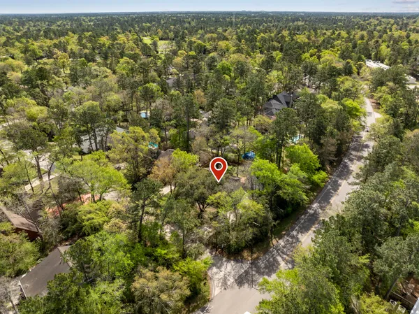 $455,000 | 1 Cape Chestnut Drive, The Woodlands, TX 77381