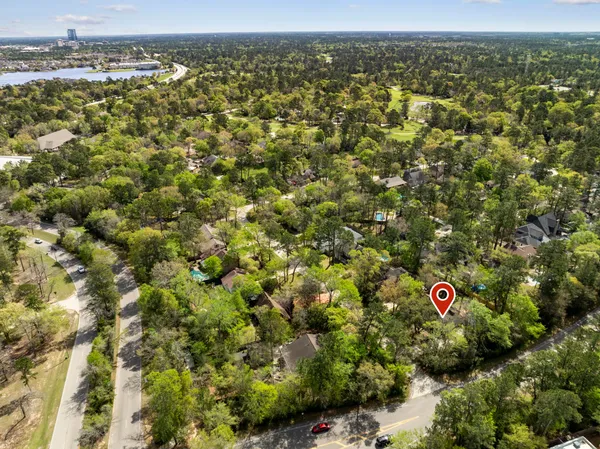 $455,000 | 1 Cape Chestnut Drive, The Woodlands, TX 77381