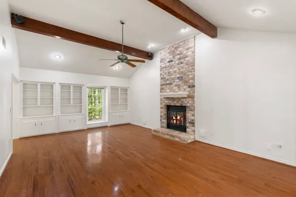 $455,000 | 1 Cape Chestnut Drive, The Woodlands, TX 77381