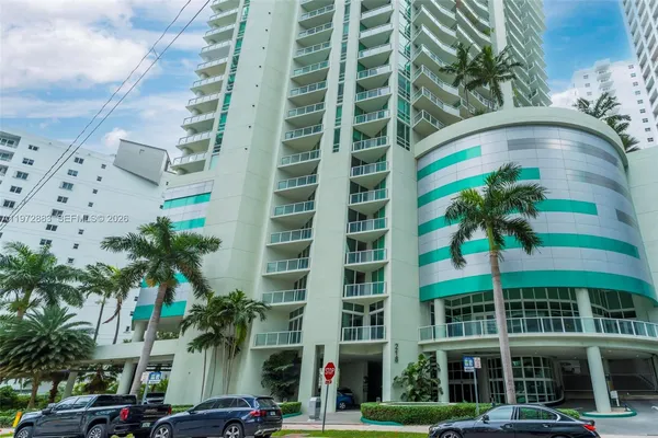 $4,200 | 218 Southeast 14th Street, Unit 1003, Miami, FL 33131