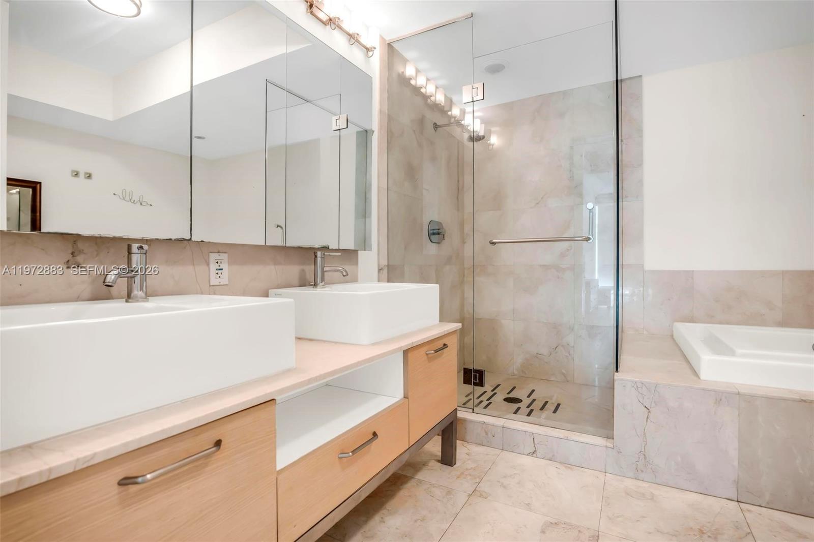 218 Southeast 14th Street, Unit 1003 Miami, FL 33131 - Photo 25 of 67