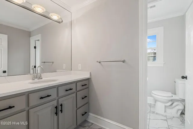 $679,000 | 328 Oak Bluff Road, Kinston, NC 28504