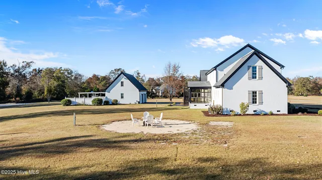 $679,000 | 328 Oak Bluff Road, Kinston, NC 28504