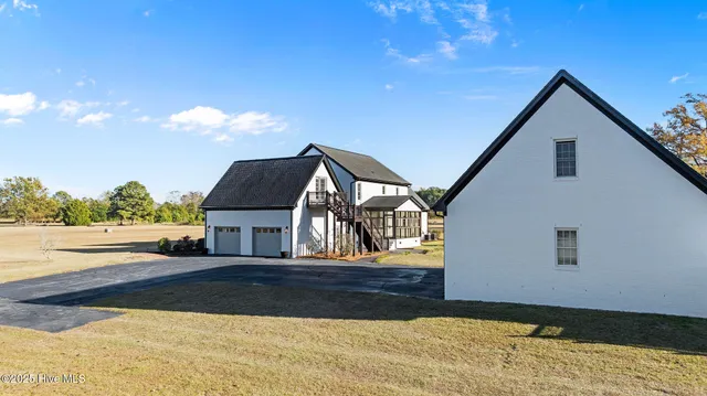 $679,000 | 328 Oak Bluff Road, Kinston, NC 28504