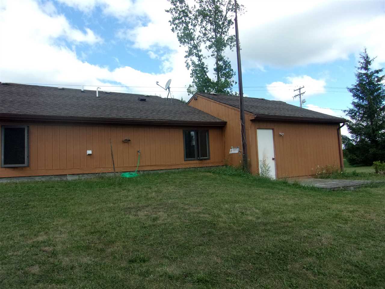 5467 South Crawford Road Mount Pleasant, MI 48858 - Photo 3 of 21 1804981-2.JPG