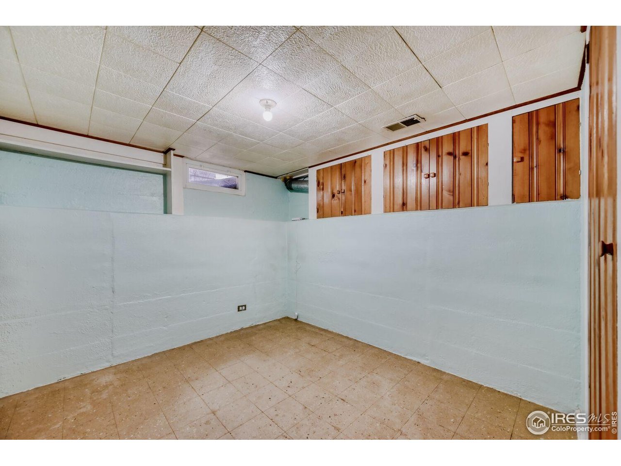 534 Dewey Avenue Boulder, CO 80304 - Photo 13 of 18 a view of an empty room