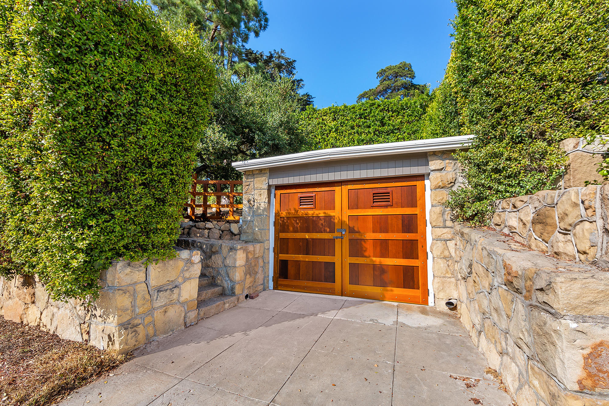 822 Jimeno Road Santa Barbara, CA 93103 - Photo 33 of 35 Third Car Garage