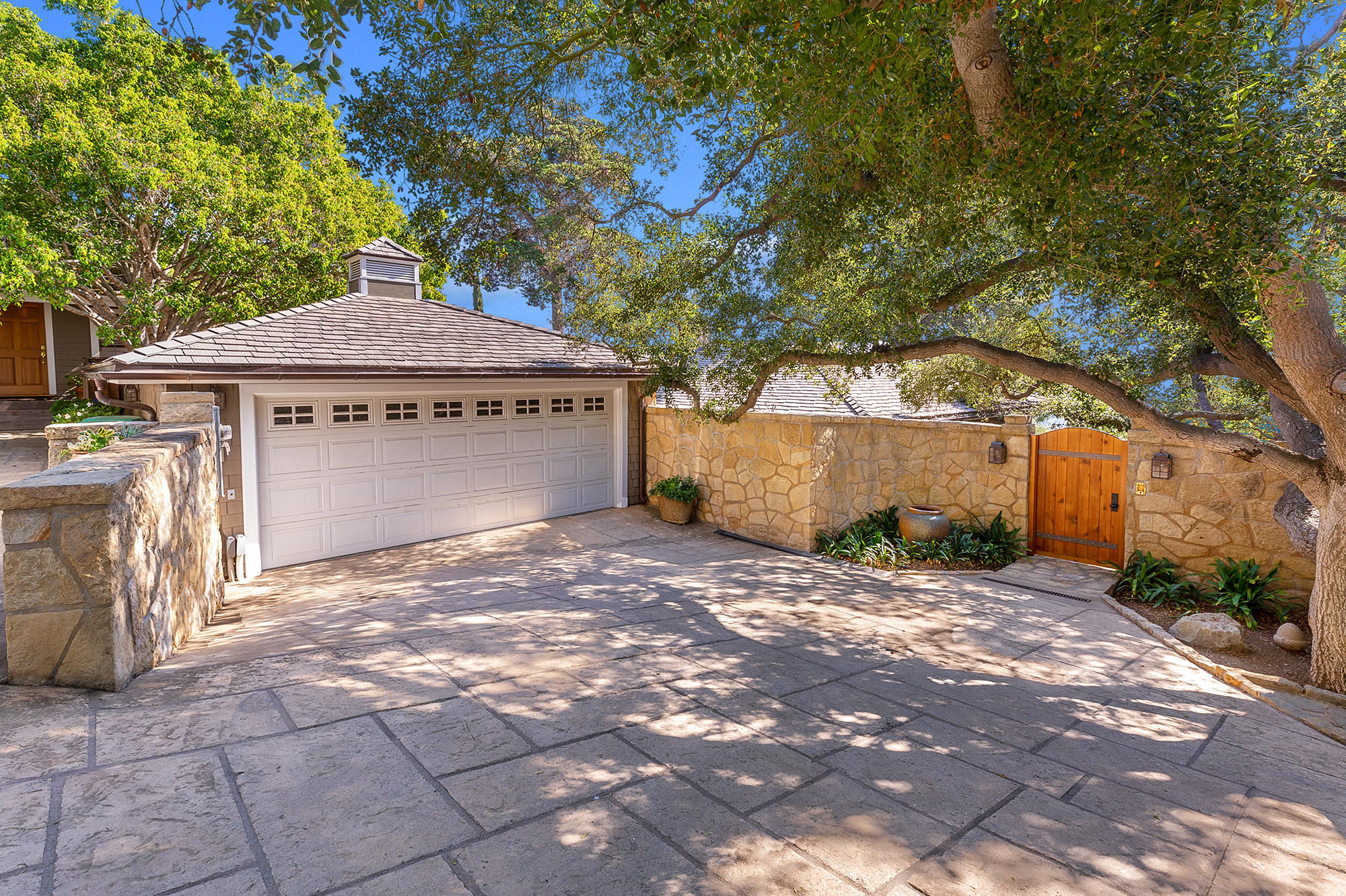 822 Jimeno Road Santa Barbara, CA 93103 - Photo 7 of 35 Two Car Garage