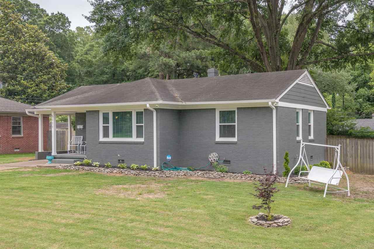 5111 Sea Isle Road Memphis, TN 38117 - Photo 1 of 24 Great Corner Lot with large front and back yards.