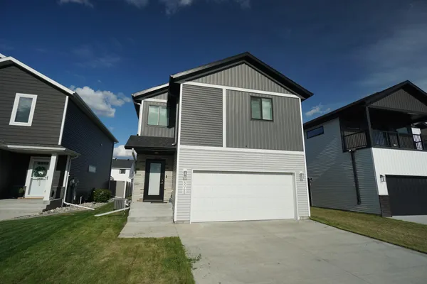 $374,899 | 8068 Goldfinch Drive, Horace, ND 58047