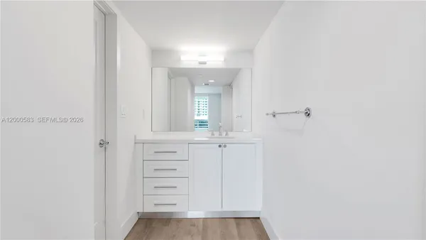 $4,495 | 555 Northeast 34th Street, Unit 2708, Miami, FL 33137