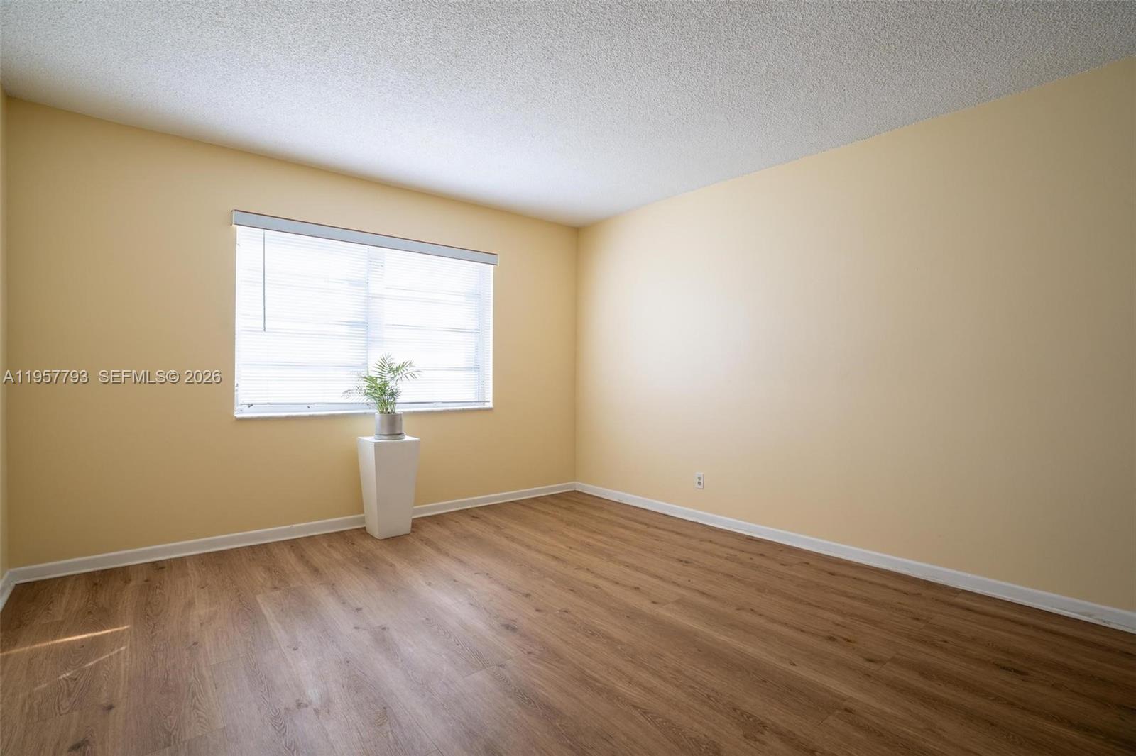 200 Ashbury Road, Unit 205 Hollywood, FL 33024 - Photo 24 of 41 Living Room area