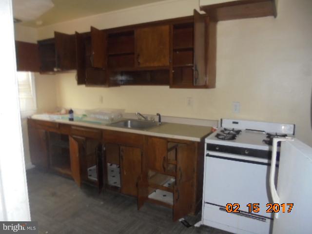 5509 Moravia Road Baltimore, MD 21206 - Photo 5 of 10 Kitchen