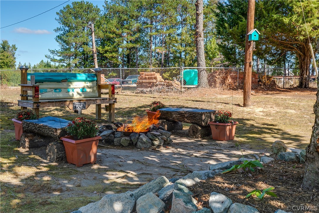 10725 Courthouse Road Dinwiddie, VA 23841 - Photo 5 of 37 Gallery Image 5